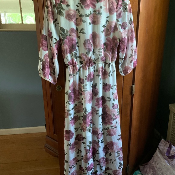 Flowered dress - Picture 6 of 9